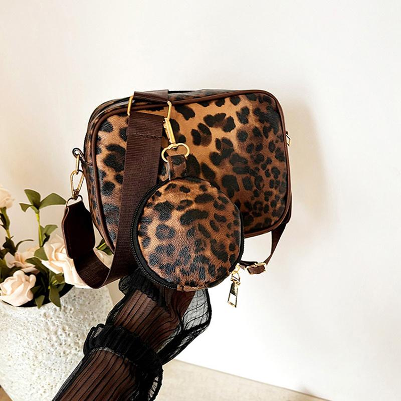 

Yogodlns Комплект из двух предметов Женская сумка на плечо с кошельком для монет Модная маленькая квадратная сумка с леопардовым принтом Новая женская сумка через плечо для телефона 20x7.5x15cm жёлтый/коричневый