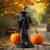 Figurka čarodějnice na Halloween s černým rouchem a zlatou holí Gotická domácí dekorace Socha vrány Pro strašidelnou sváteční výzdobu