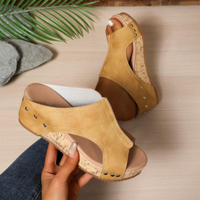 Large size slope heel cool slippers women's new round head platform sandals women's fish mouth muffin drag