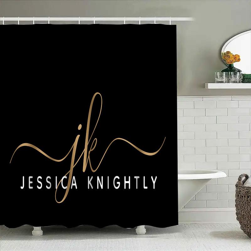Luxuriöses personalisierbares Namens-Schriftzug-Duschvorhang-Set für Badezimmer-Dekoration Gold-Metallic-Druck, Schwarzer Hintergrund, Weißer Text Jk Je