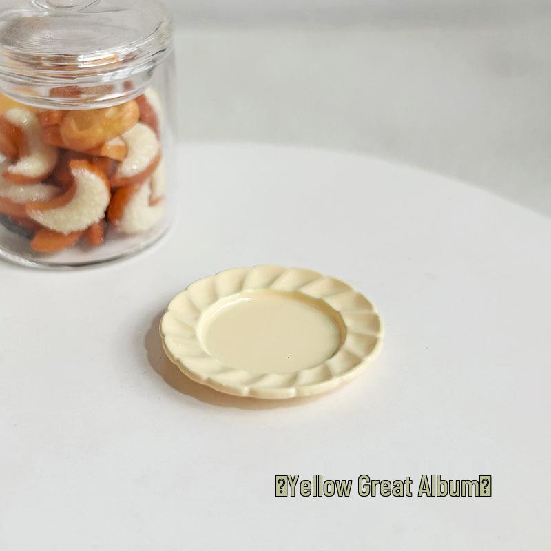 Nordic Style Miniature Candy Color Dollhouse Dining Plate Toy Ornament (D592)