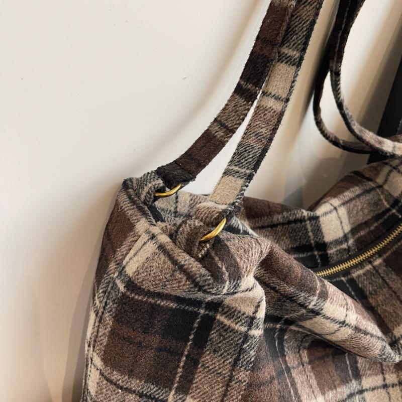Large Capacity Woolen Shoulder Bag College Style Tote Bag