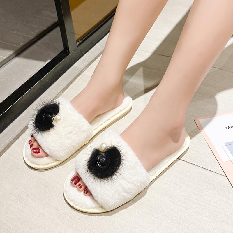 Fashion Luxury Pearl Hairball Cotton Slides Women 2025 Winter Warm Short Plush Soft Sole Slippers Fashion Faux Fur Outdoor Slippers