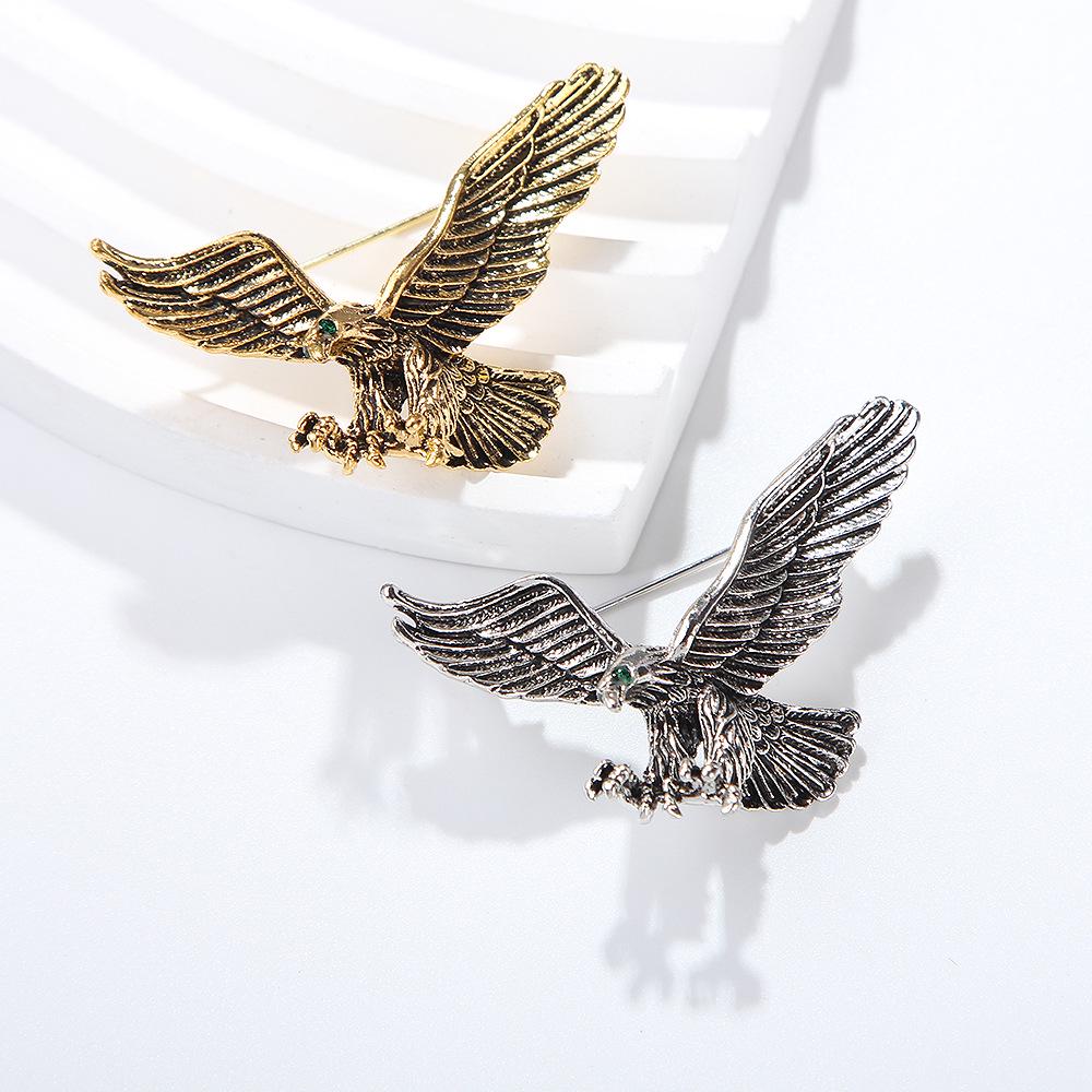 Trendy Retro Soaring Eagle Men's Brooch Pin - Bold Western Style Accessory