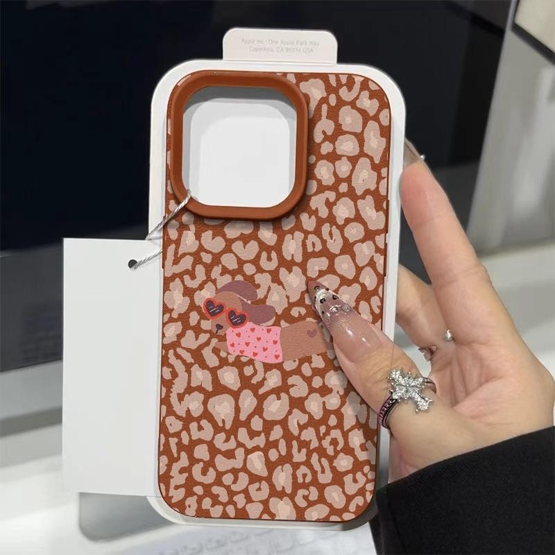 Phone Case For Samsung Galaxy A17 A37 A57 A56 A55 A54 S26 Ultra S25 Plus S24 FE S23 S22 S21 Dachshund with a Heart Pattern Cover