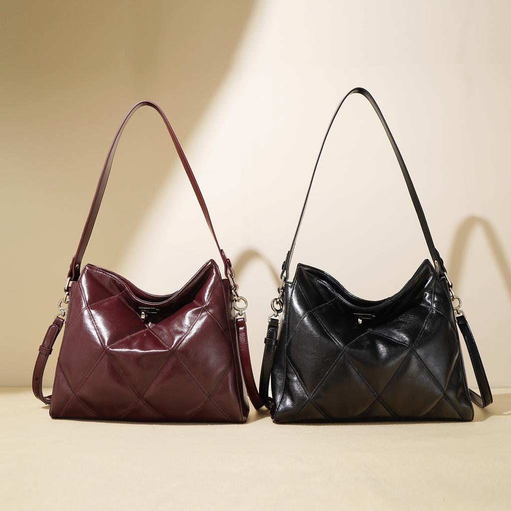 Early Autumn Single-shoulder Bag, Top-layer Leather Crossbody Bag for Women, Large Capacity, Versatile Commuting Bucket Bag