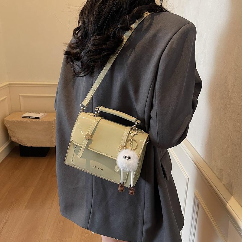 Versatile niche bag women's new spring and summer fashion shoulder messenger bag work small bag