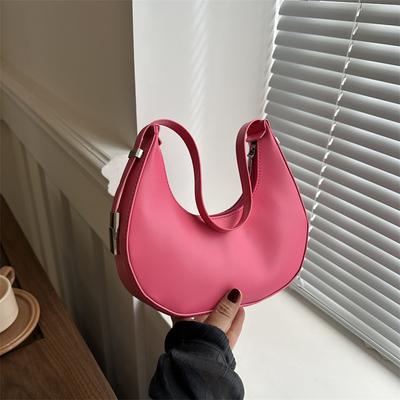 Niche Design Small Bag Women's Bag New Fashionable Solid Color Autumn and Winter One Shoulder Armpit Bag High Value Crescent Bag