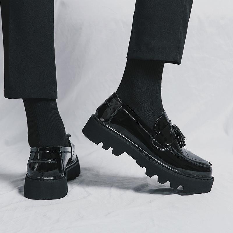 Herren Slipper neuer britischer Stil Businesskleid glänzend Ein-Pedal Großkopfschuhe dicke Sohle erhöhend lässige Lederschuhe