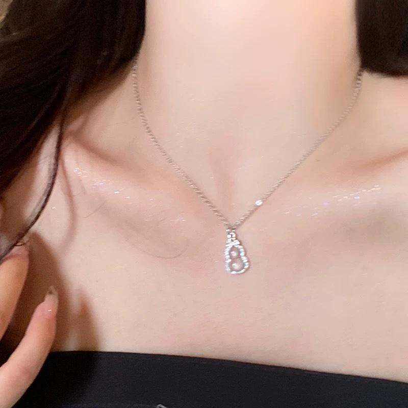 Ожерелье с подвеской из халцедона в форме тыквы: Элегантное колье-чокер в китайском стиле для женщин