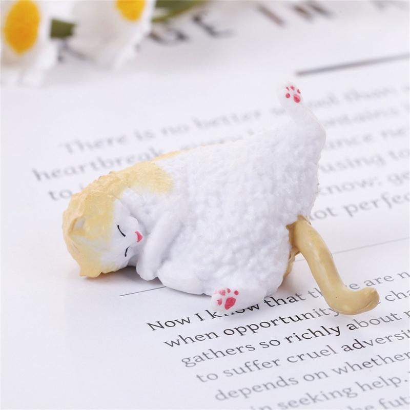 Tiny Cats Sculpture Elegant Miniature Decors For Workspaces Shelf Display Pet Lover Gift Quality Resin Craft Figurine