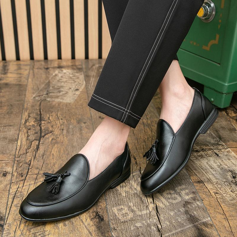 Popular Men Tassel Shoes American Fashion Brand Small Leather Shoes British Business Travel Social Shoes Sizes 38-47 Men Shoes