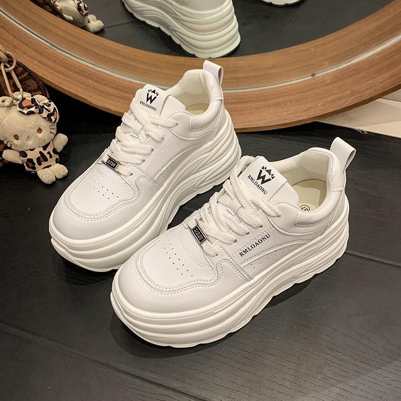 

Muffin platform casual board shoes women s 2025 new small height increase 6CM fashionable versatile age-reducing white shoes 40 белый