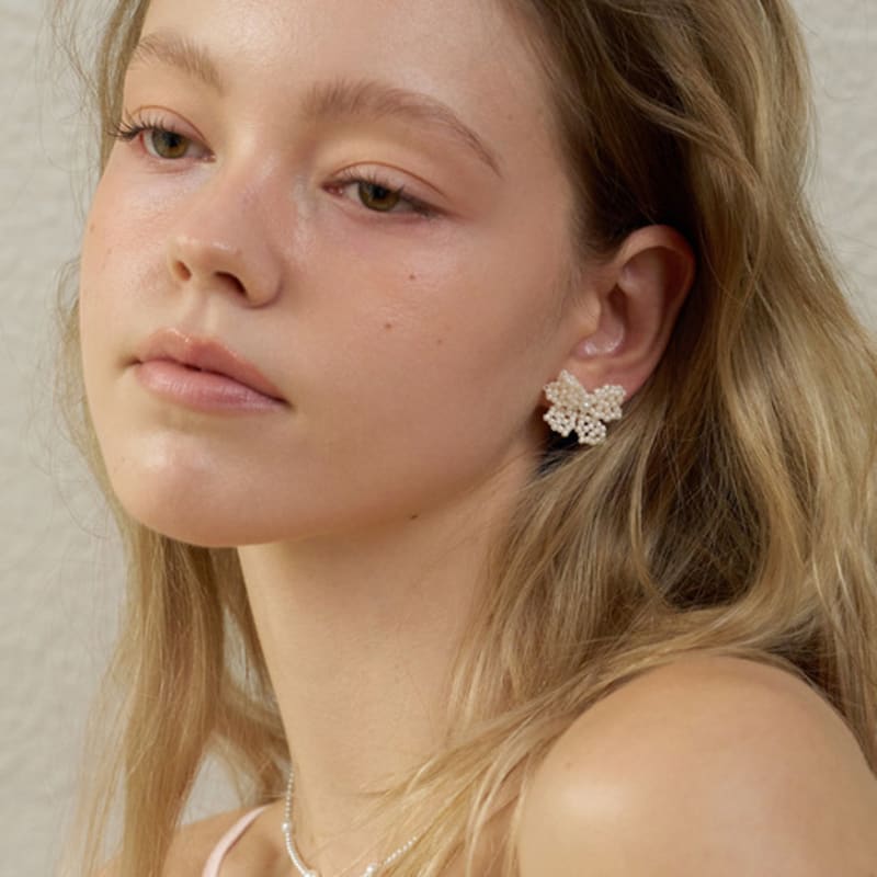 FANTASTIC PLANET Pearl Beads Ribbon Earrings