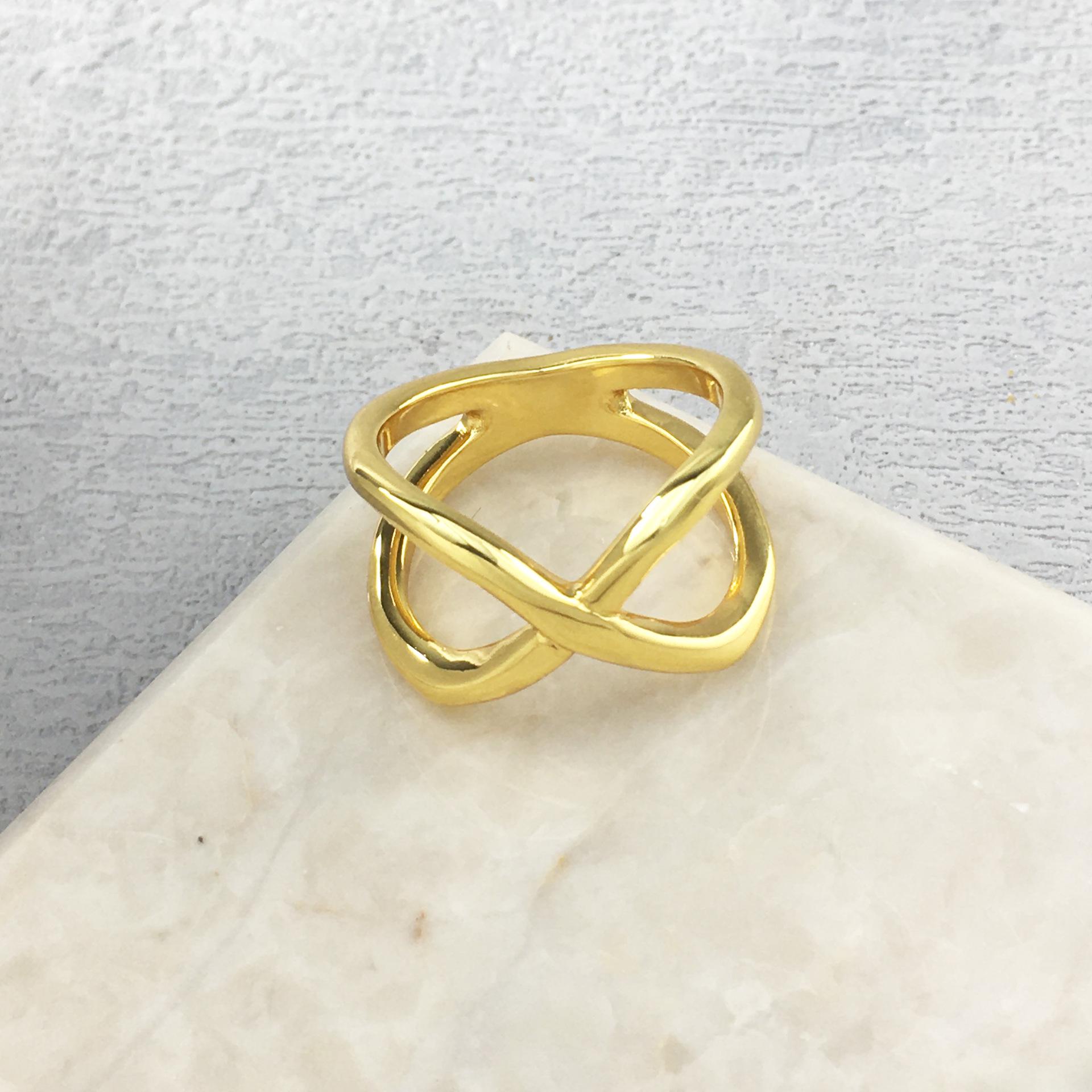 UNOde50 Gold-Plated Brass Thick Line Ring - European  American Jewelry for Couples Size 8