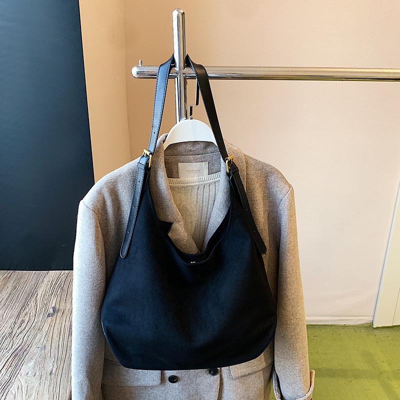 Foreign Style Fashionable Versatile Casual Autumn and Winter Suede Shoulder Crossbody Commuting 2025 Autumn and Winter Portable Women's Tote Bag