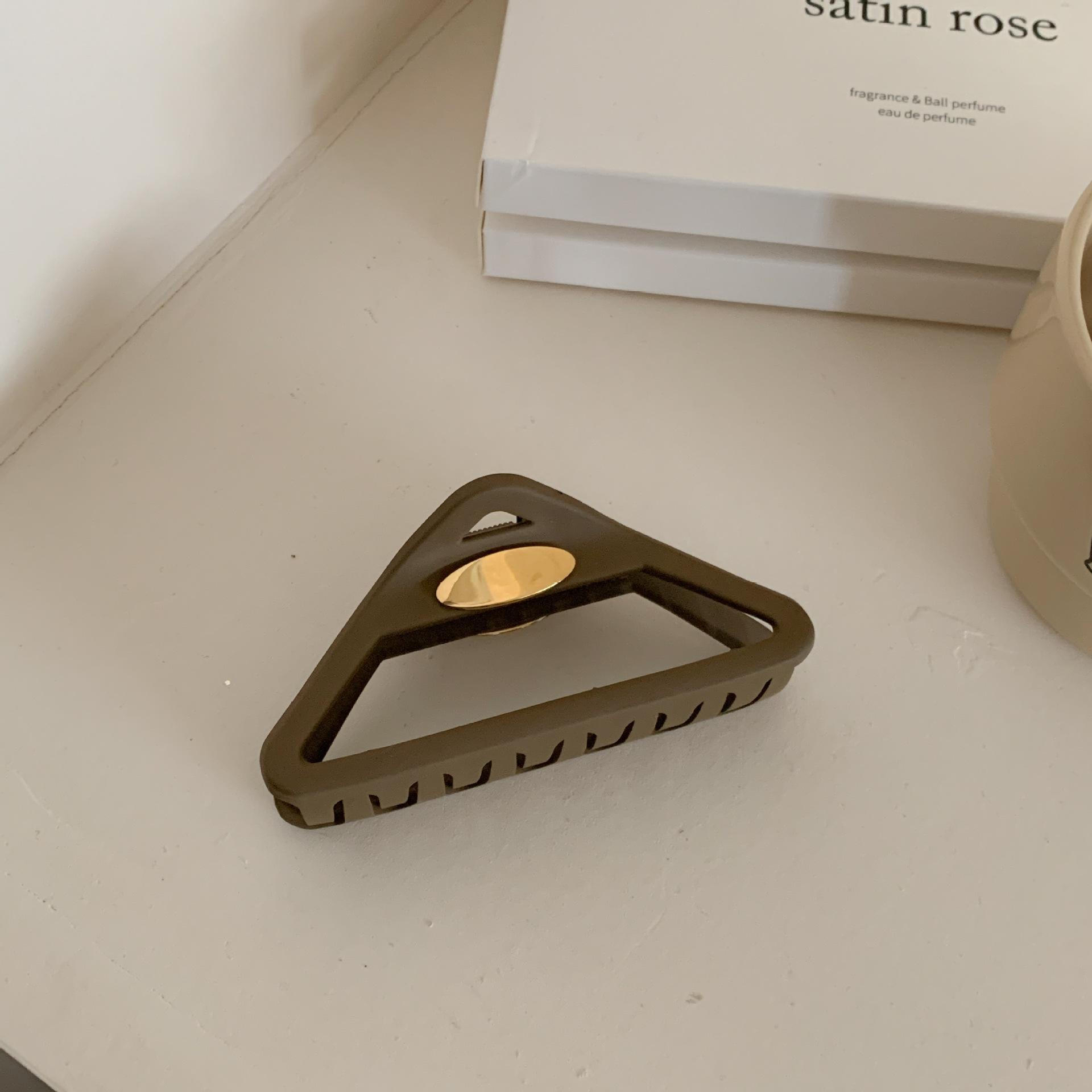 

Французский минималистичный геометрический захват