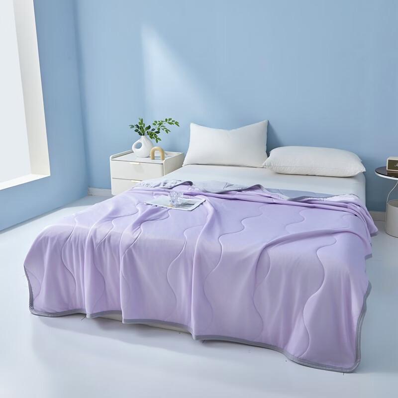 PLAYBOY Cool Summer Quilt