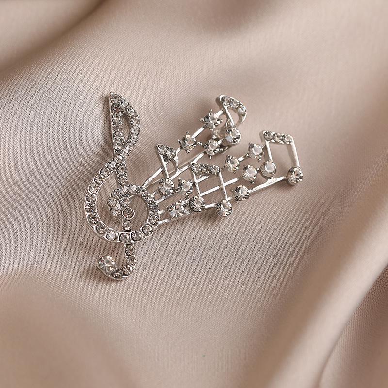 Exquisite High-End Schmetterlingsbrosche für Damenmode - Elegante Corsagen-Nadel & Kleidungsaccessoire