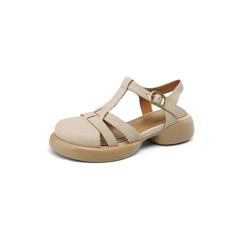 Retro round head hollow bag head sandals women's 2025 summer new soft-soled woven Roman shoes