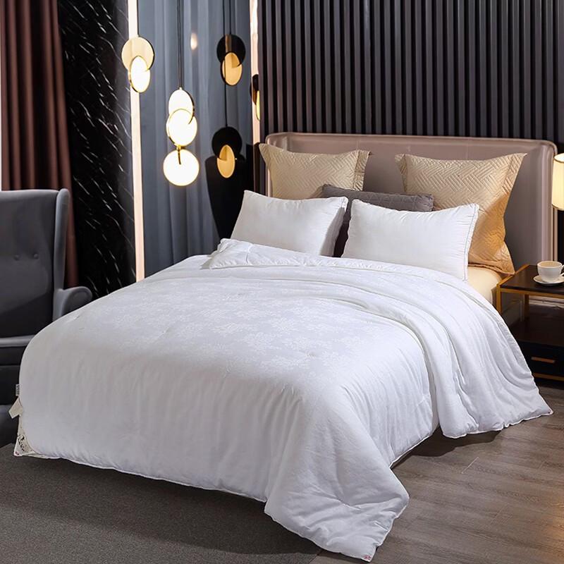 Plover All-Season Polyester Fiber Quilt