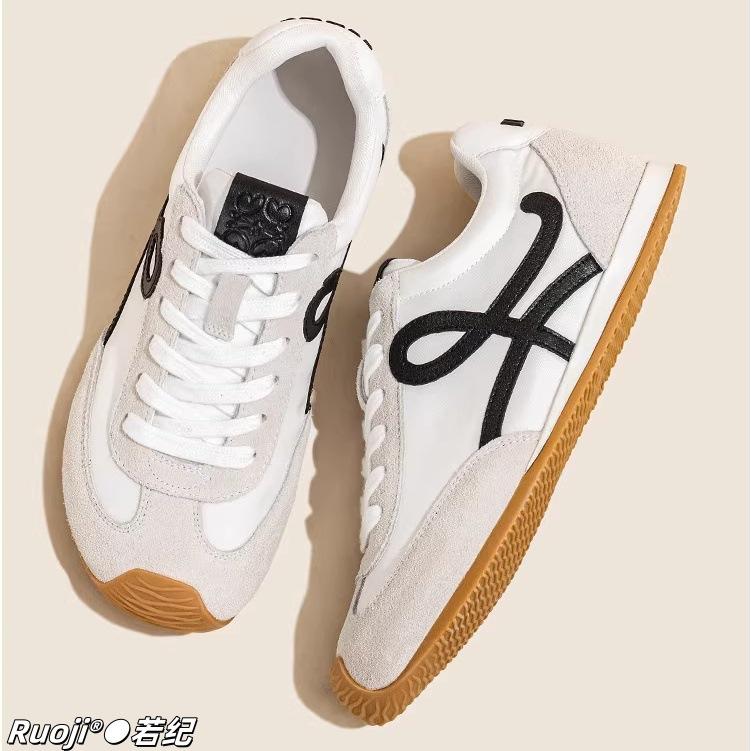 Asymmetrical large toe lace-up casual sneakers women's shoes