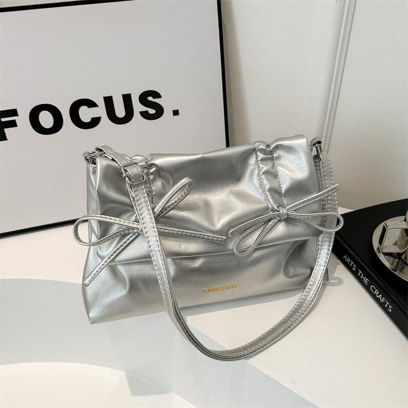 

Casual soft-sided tote bag 2025 new summer large-capacity messenger bag fashionable bow commuter shoulder bag серебряный