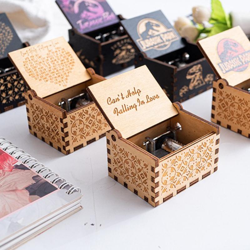 Hand Cranked Wooden Music Box Merry Christmas Music Box Christmas Office Home Decoration Ornaments Gifts Birthday Present