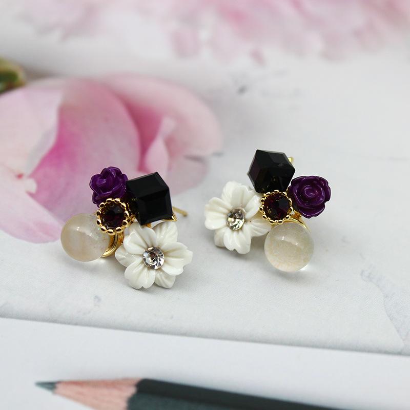 Retro Bohemian Blossoms of Flowers Stud Earrings Black White Square Crystal Women's Small Earrings Vintage Unusual Ear Jewelry