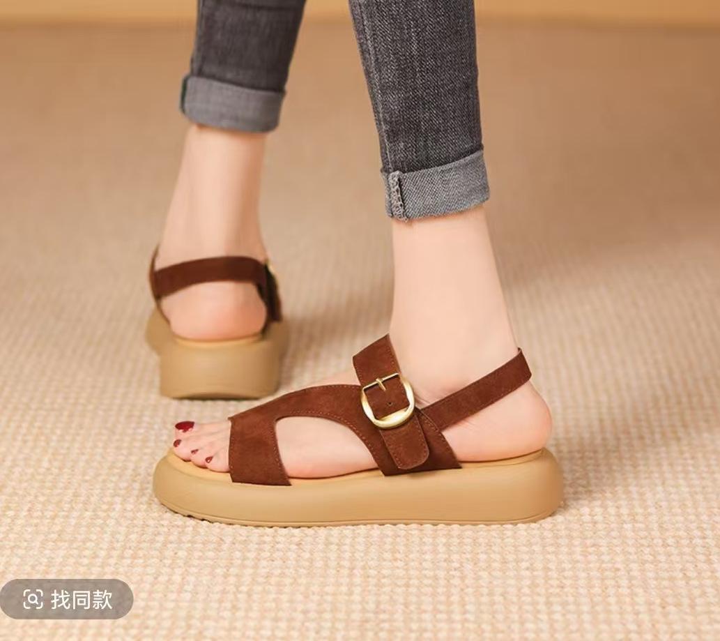 

Сандалии на одном ремешке женские модели 2025 новая летняя обувь с открытым носком пляжные на мягкой подошве удобные и красивые шлепанцы Birkencool 35