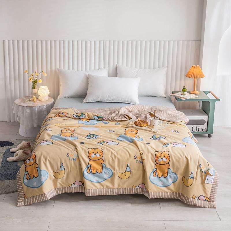 Funny Cartoon Bear Quilt Cotton Summer Air Conditioning Quilted Quilt Soft Skin-friendly Breathable Multifunction Thin Blanket