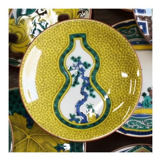 Japanese storehouse plate stylish Kutani ware masterpiece bean plate old Kutani green hand gourd split pine small plate serving plate brand Japanese
