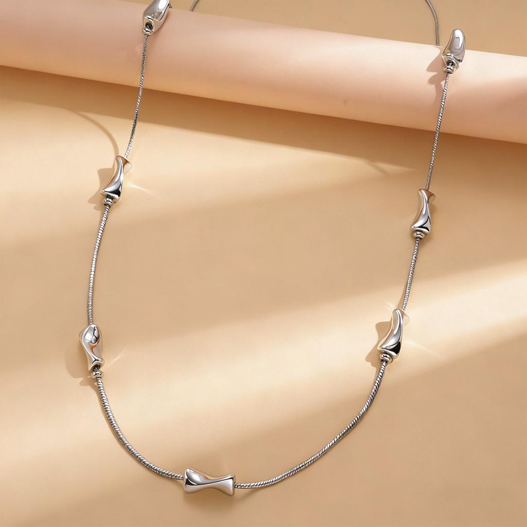 Geometric irregularity, square twist, stacked sweater chain, cold wind, sexy necklace