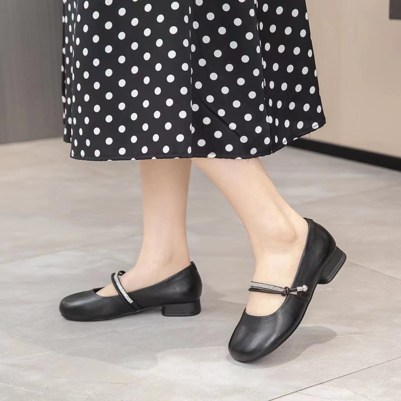 

Туфли Мэри Джейн женские 2024 весна-лето корейская версия круглая головка маленькая свежая пряжка неглубокий носок одинарные туфли женские плоские туфли сущность 35 чёрный