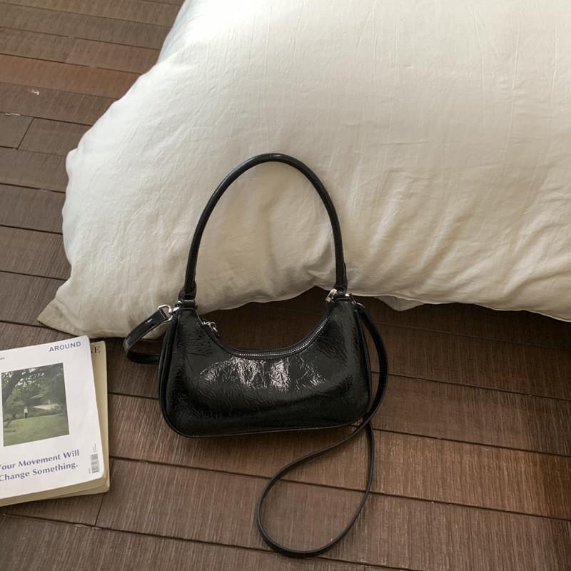 IELGY Retro Crescent Bag Spring Summer Dumpling Bag Commuter Shoulder Crossbody