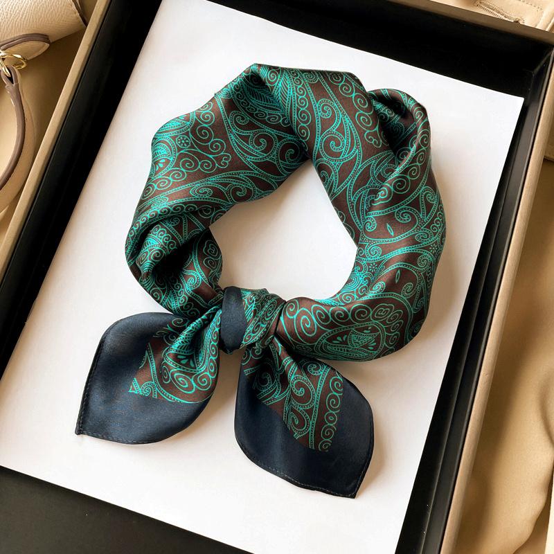 Luxury Paisley Print Square Scarf Sunscreen Ladies Neck Kerchief UV Protection Head Wrap Women Fashion Accessory