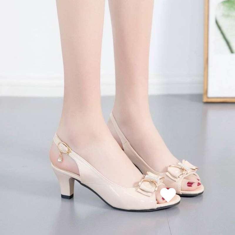 Fish mouth sandals women's thick heel 2025 spring and summer new one-word buckle high heels Korean version versatile medium heel shallow mouth women's