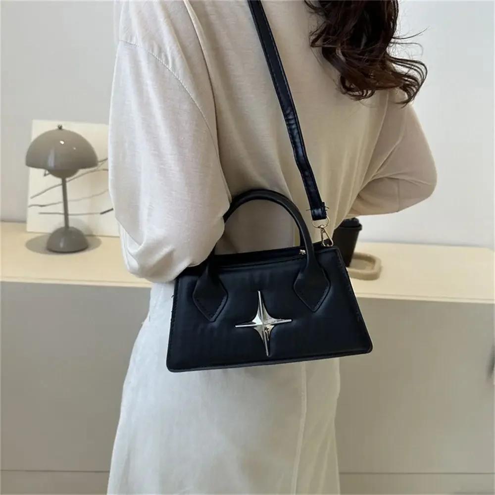 Moda Pequeño Bolso de Hombro para Mujer Cuadrado de PU Bolsos Cruzados para Mujer Parche Metálico Tendencia Bolsos de Mano de Diseñador Carteras