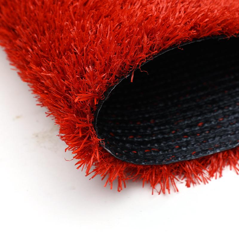 Bunter Kunstrasen: Außendekoration für Kindergärten & Einkaufszentren