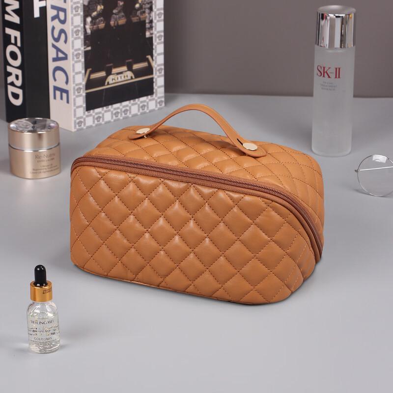 

MDNG Quilted Cosmetic Storage Bag