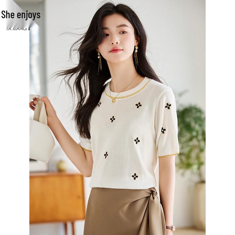 Women's Clover Embroidered Round Neck Knit T-Shirt