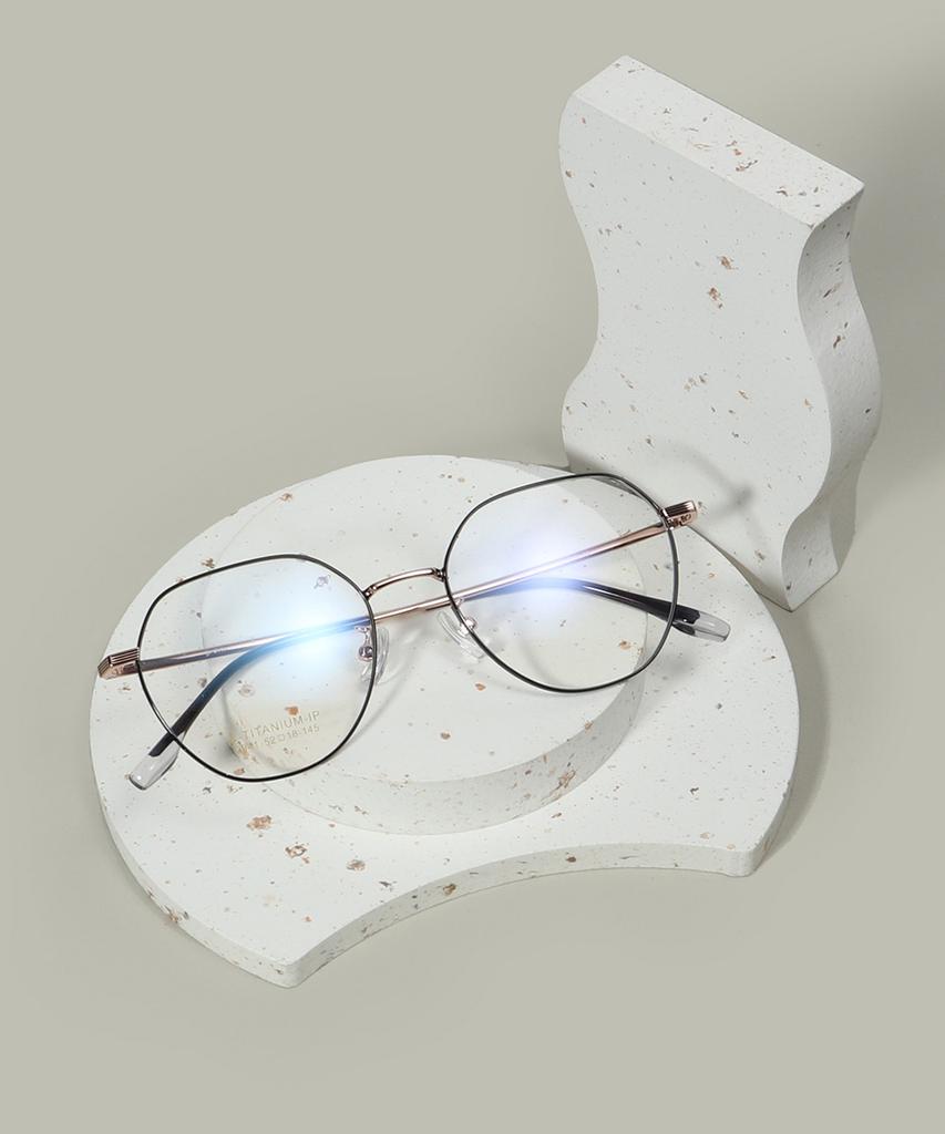 Lingkeonpeuleim 2041 Titanium Eyeglass Frame Silver Black