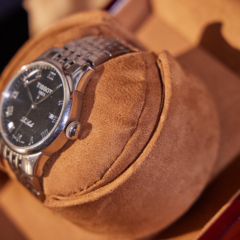 Black Carbon Fiber Single Watch Winder - Automatic Electric Rotator for Mechanical Watches.