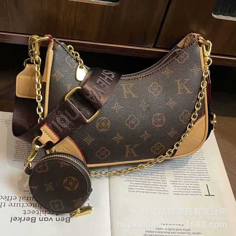 Premium Bag Women's 2025 New Popular Fashion Versatile Shoulder Bag Large Capacity Chain Commuter Bucket Bag