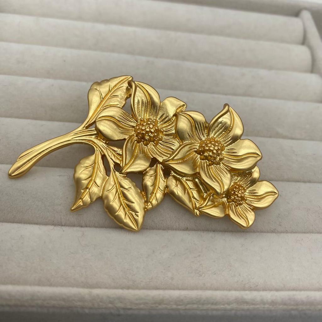 Vintage New Style Fashion Earrings Necklace Bracelet Ear Stud Clip Gifts