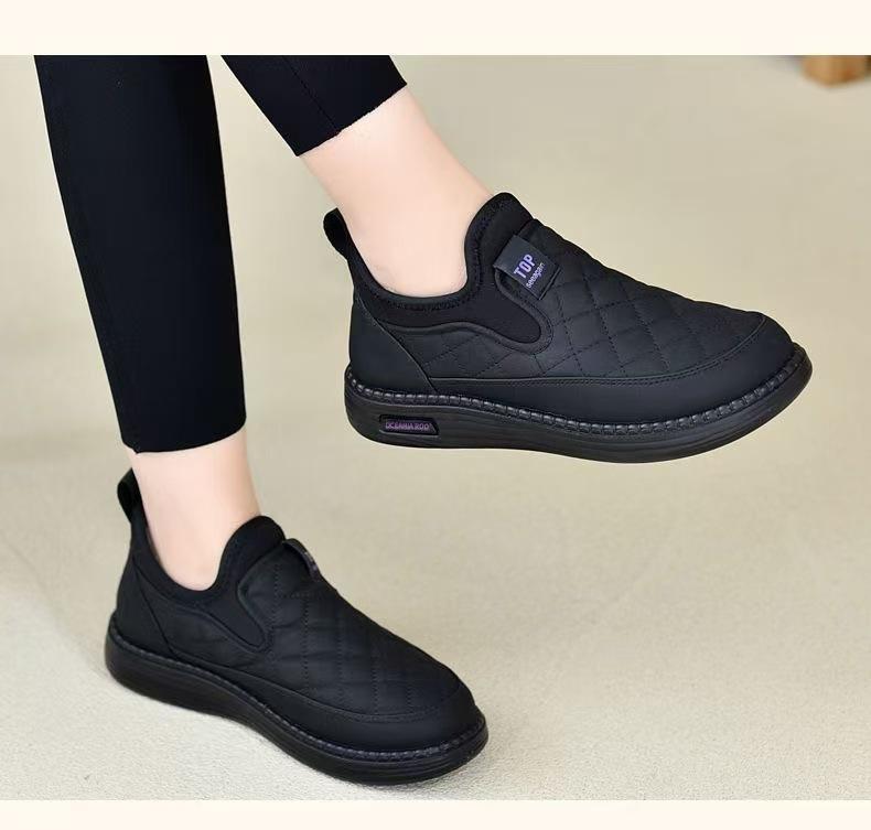 Old Beijing cloth shoes women's casual single shoes cotton shoes women's winter mother shoes one pedal velvet warm and comfortable shoes