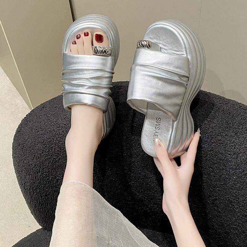 Fashion 2024 Summer New Pinch Toe Slippers Womens Platform Gladiator Shoes Flip Flop Pleated Soft Leather Comfortable Thick Sole Sandal