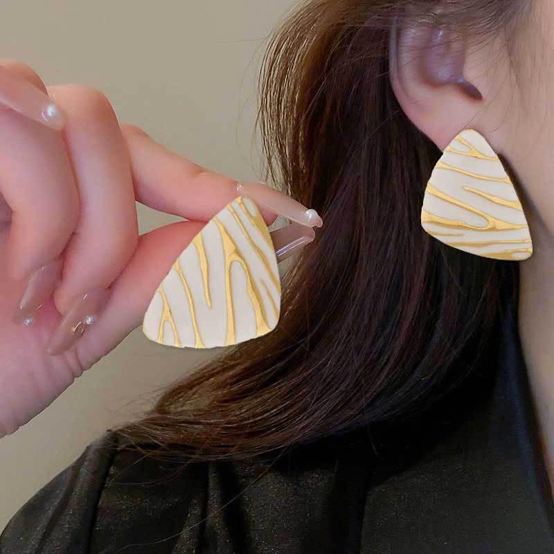 Koreanischer Stil Nicht-Piercing Ohrclip mit langem Quaste, Perlmutt Schmetterlings Design für Damen - High-End, Coole Mode.