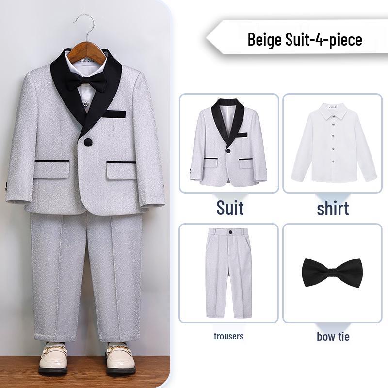 Chlapecký formální oblek v britském stylu pro družbu a klavírní vystoupení