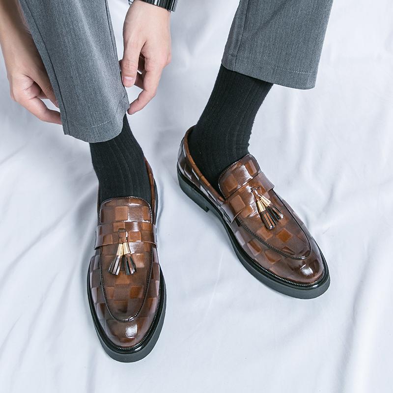2025 Cheap New Business Casual Leather Shoes Men's Comfortable and Breathable Tassel One Pedal Foot Cover Men's Large Size Shoes